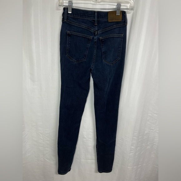 The  Yoko High Rise Slim
Denim Forum. Aritzia (Ink Blue) - Picture 7 of 10